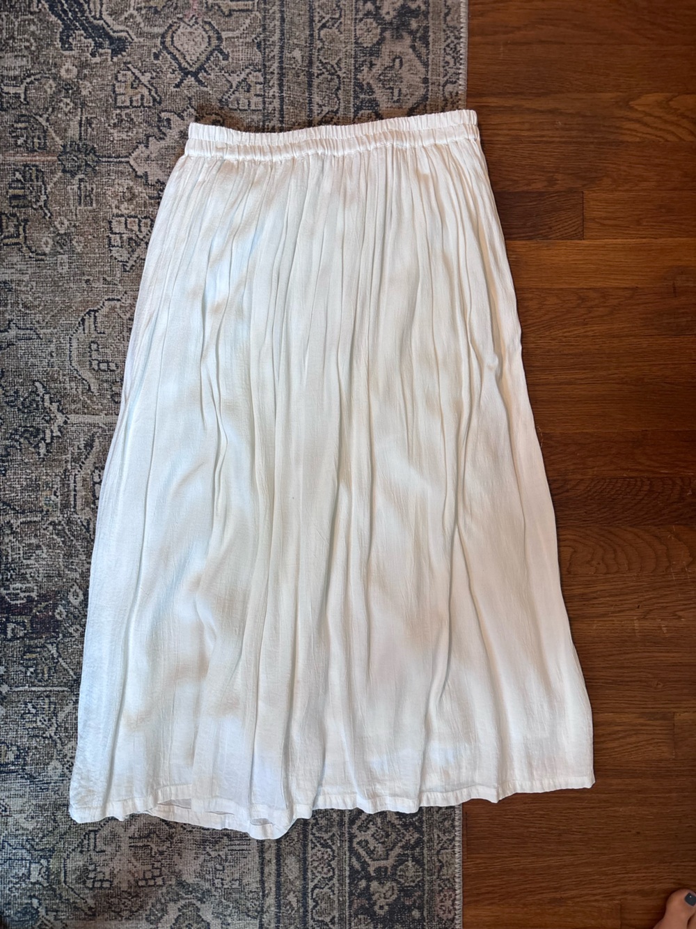Chaus White Pleated Midi Skirt